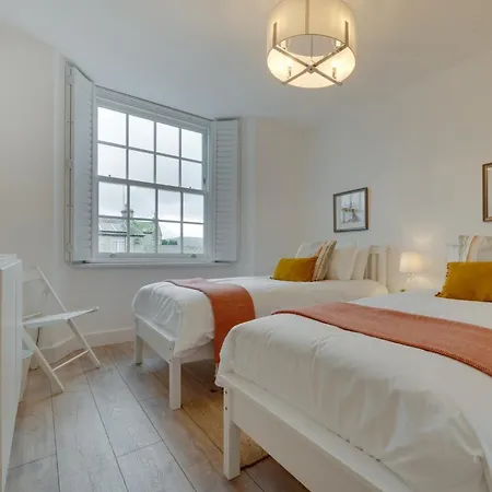 3 Bed In 90749 *