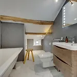 3 Bed In Oc-90749