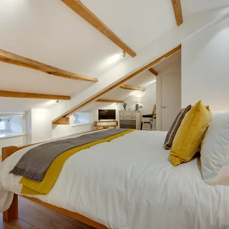 3 Bed In 90749 * Hawes