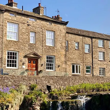 3 Bed In 90749 Hawes